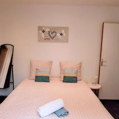 Appartement Privé Au Sein D'une Résidence De Famille Cholet