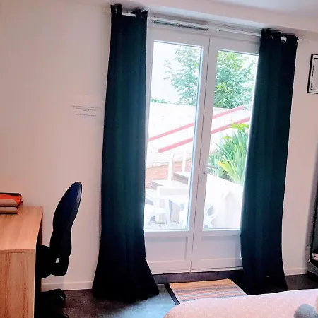 Privé Au Sein D'une Résidence De Famille *