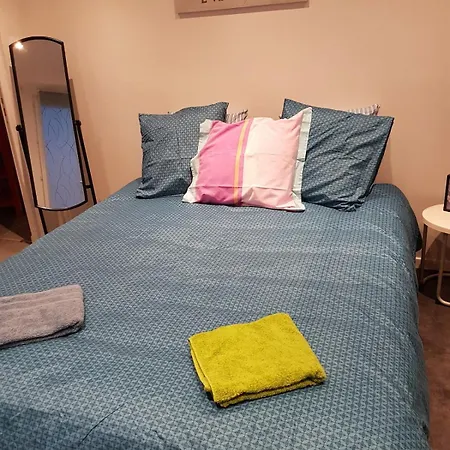Privé Au Sein D'une Résidence De Famille * Cholet