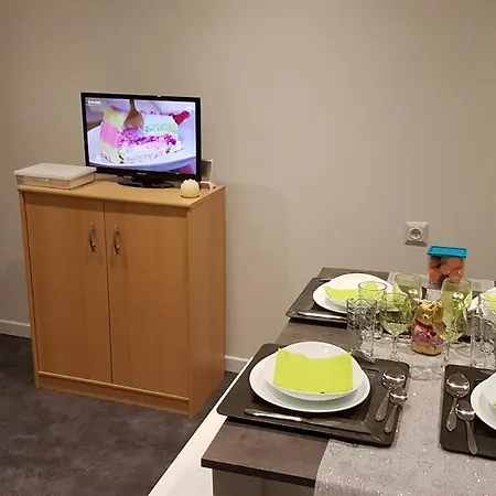 Appartement Privé Au Sein D'une Résidence De Famille *