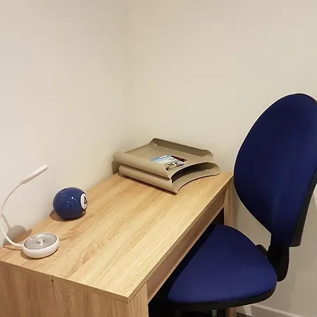 Appartement Privé Au Sein D'une Résidence De Famille *